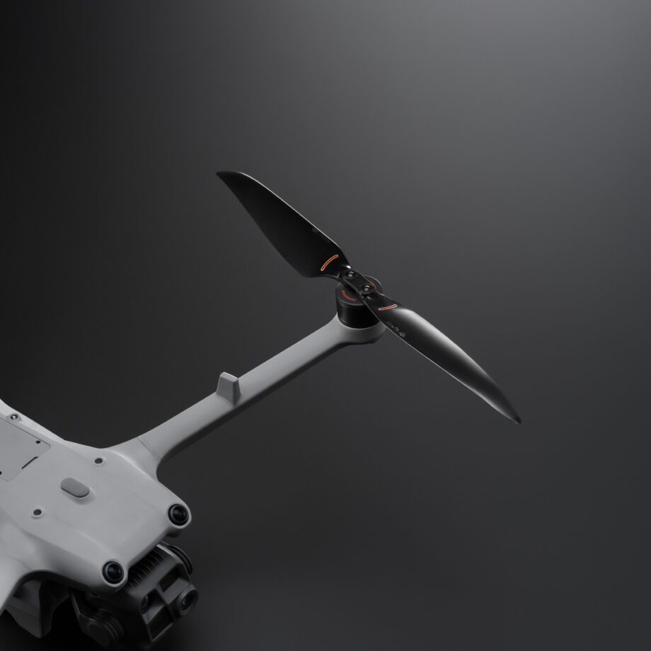 DJI Matrice 4D series - Low-noise Anti-ice propellers